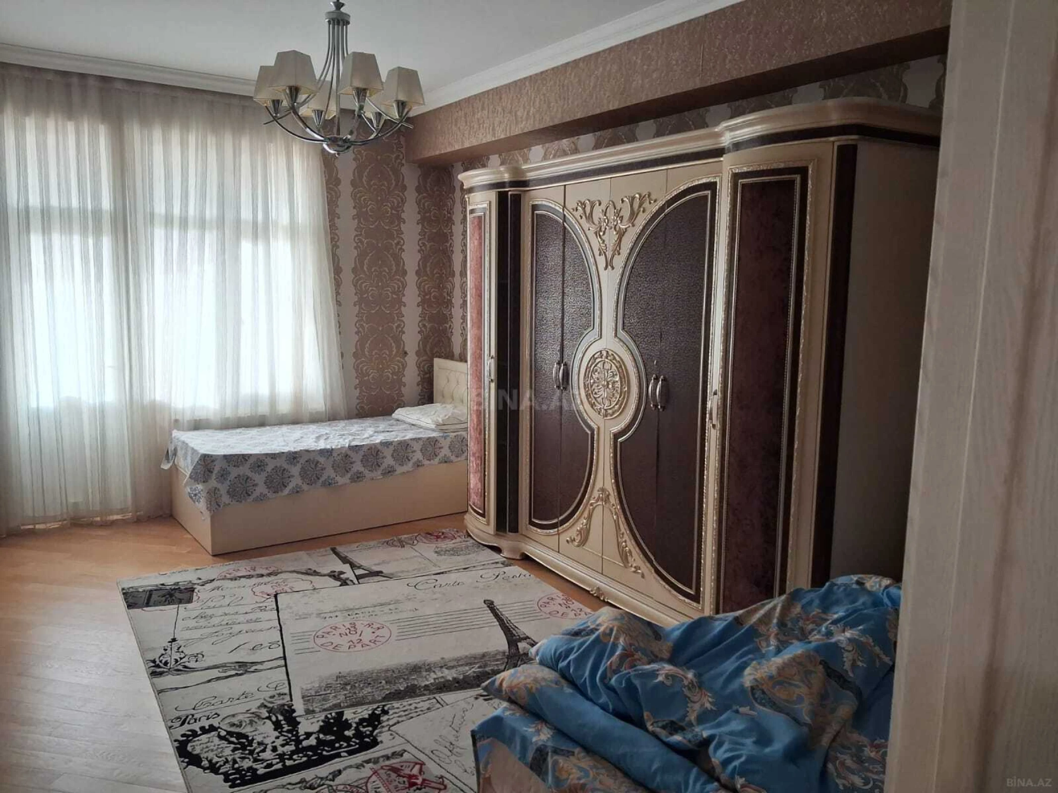 Satılır 3 otaqlı mənzil 132 m²