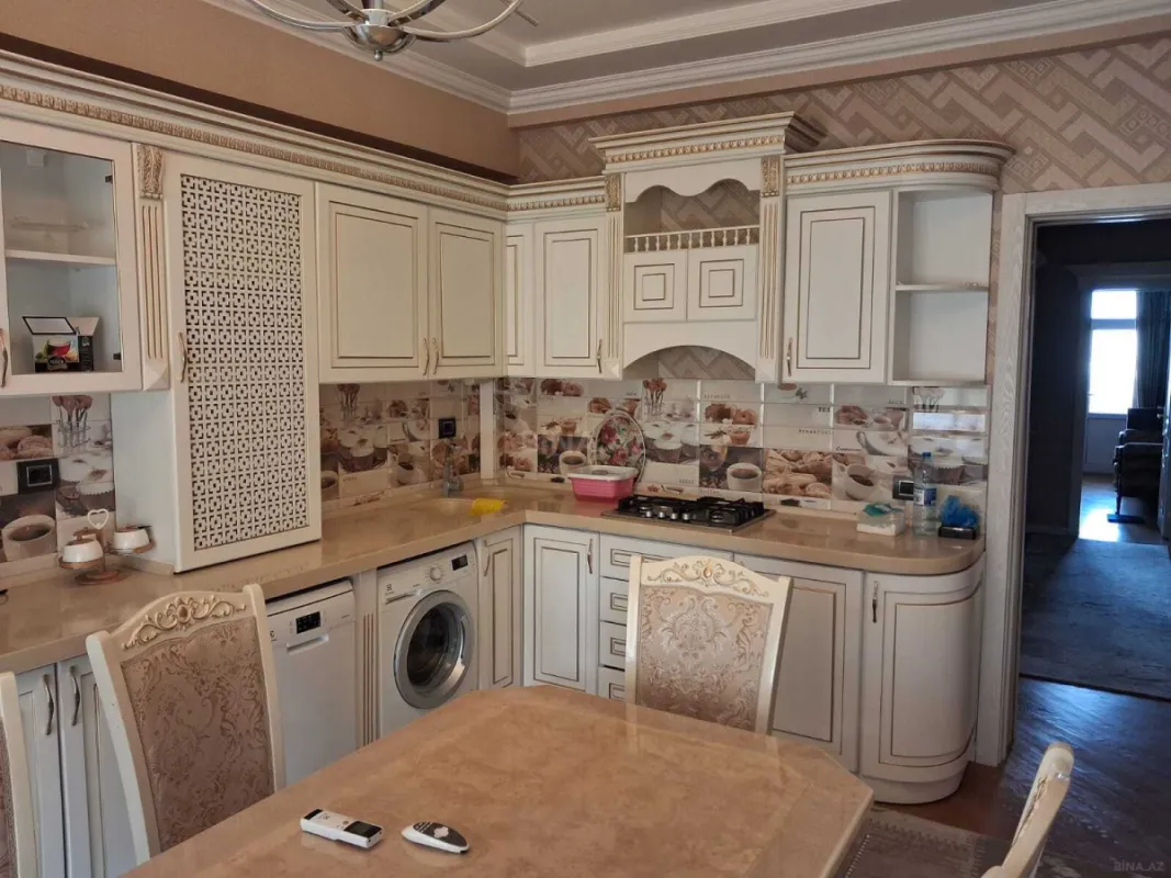 Satılır 3 otaqlı mənzil 132 m²