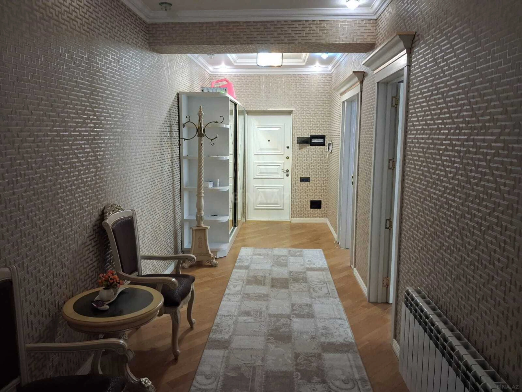 Satılır 3 otaqlı mənzil 132 m²