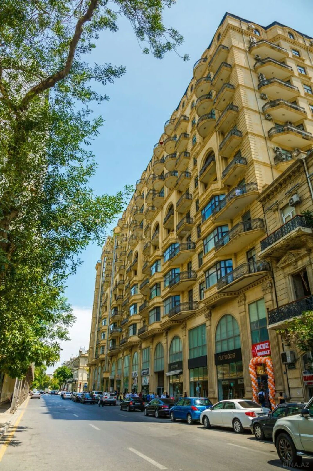 Kirayə verilir 4 otaqlı mənzil 220 m²