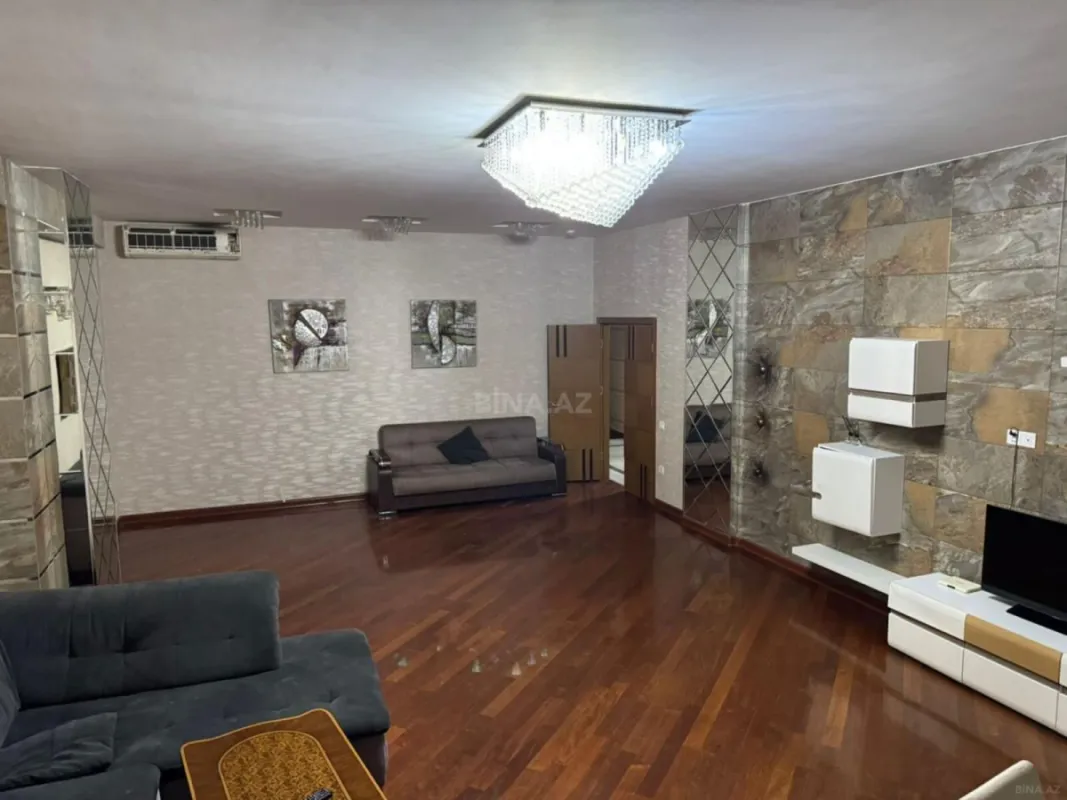 Kirayə verilir 4 otaqlı mənzil 220 m²