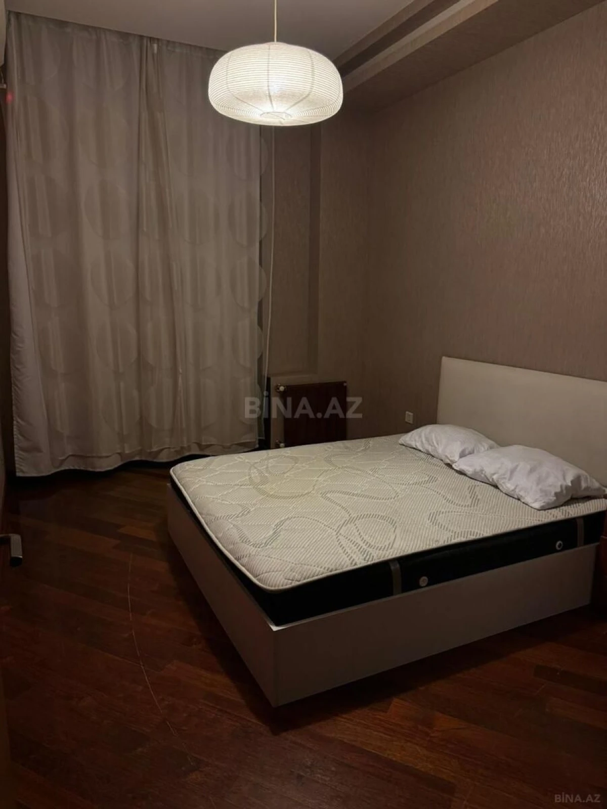 Kirayə verilir 4 otaqlı mənzil 220 m²