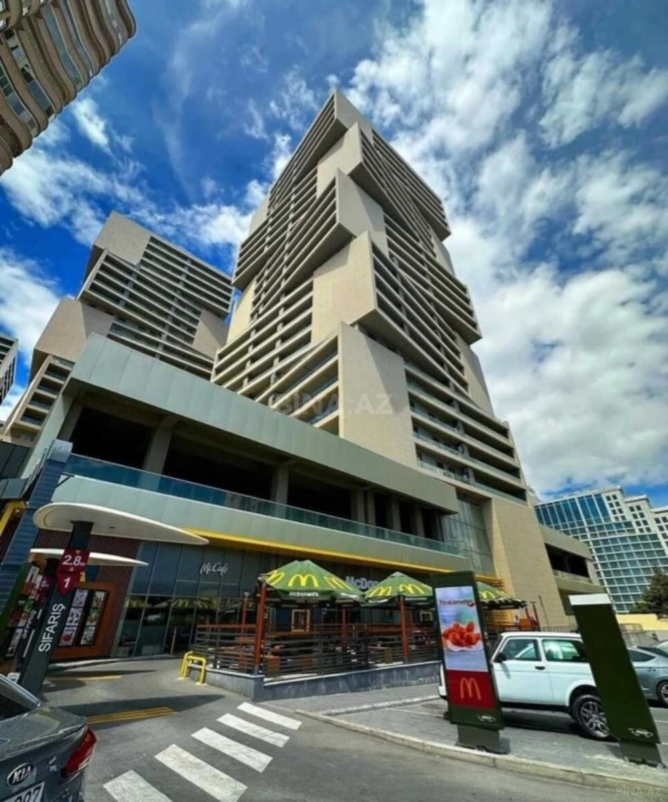 Satılır 3 otaqlı mənzil 148 m²