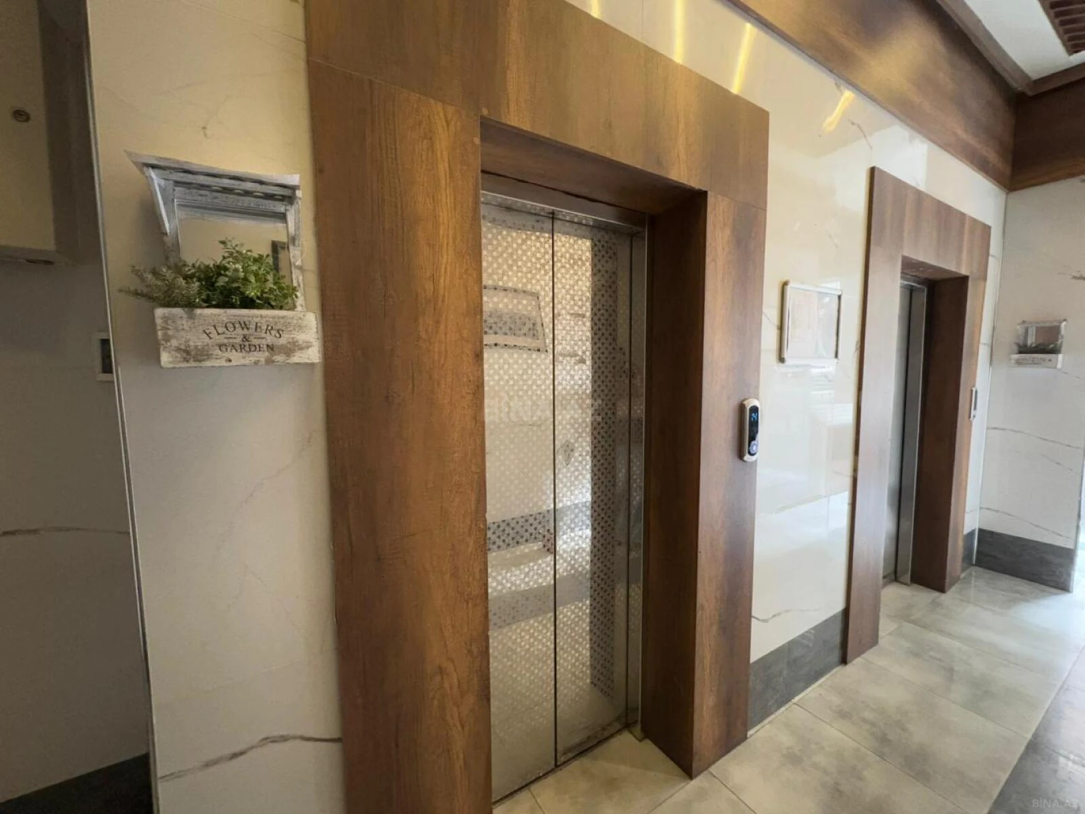 Satılır 3 otaqlı mənzil 181 m²