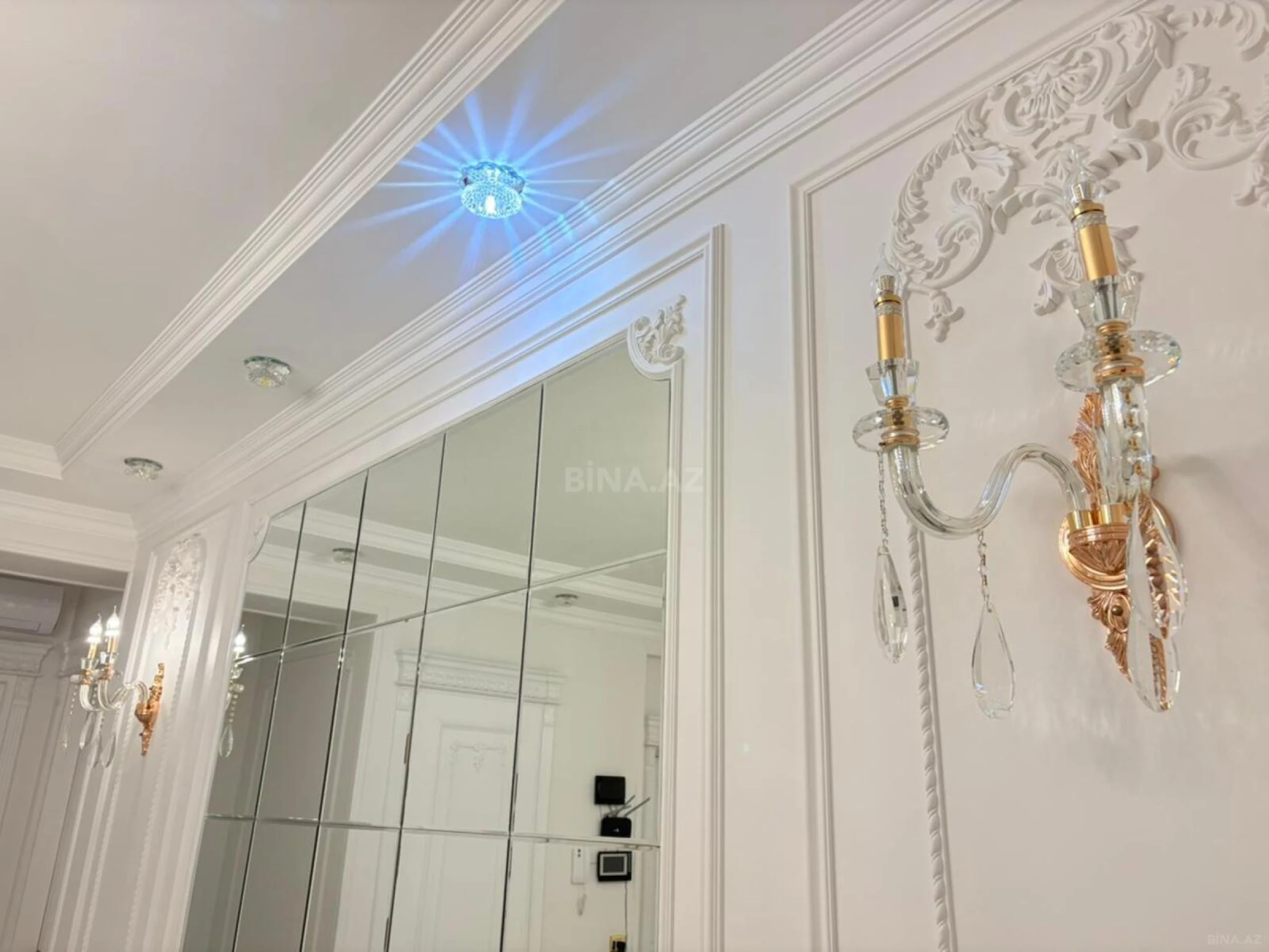 Satılır 3 otaqlı mənzil 181 m²