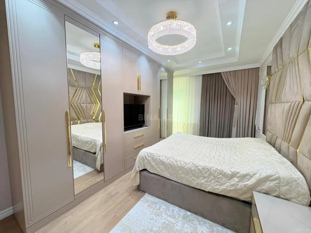 Satılır 3 otaqlı mənzil 181 m²