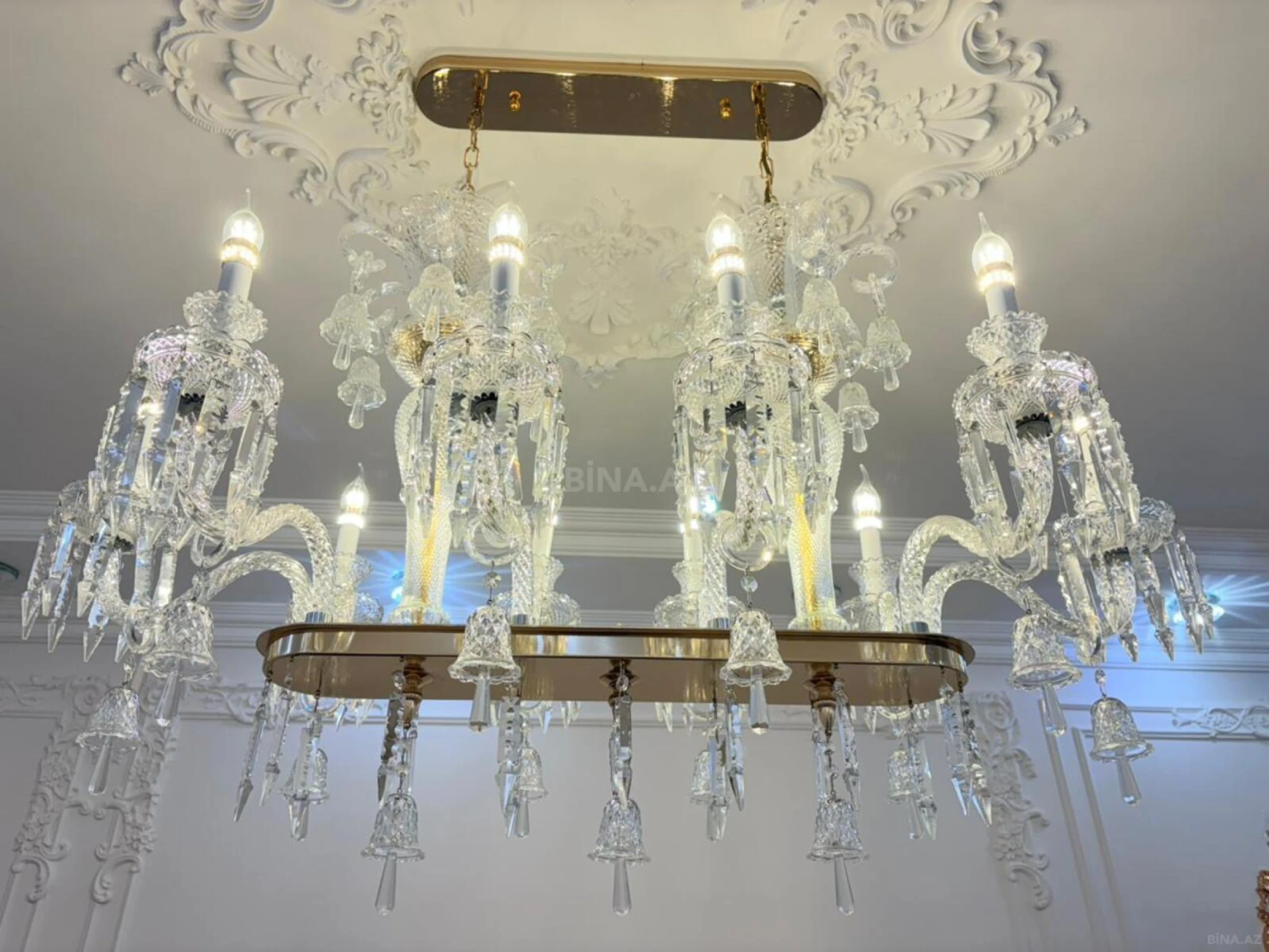 Satılır 3 otaqlı mənzil 181 m²