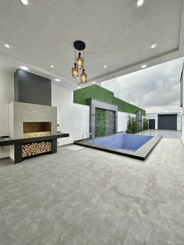 Satılır 4 otaqlı həyət evi 194 m²