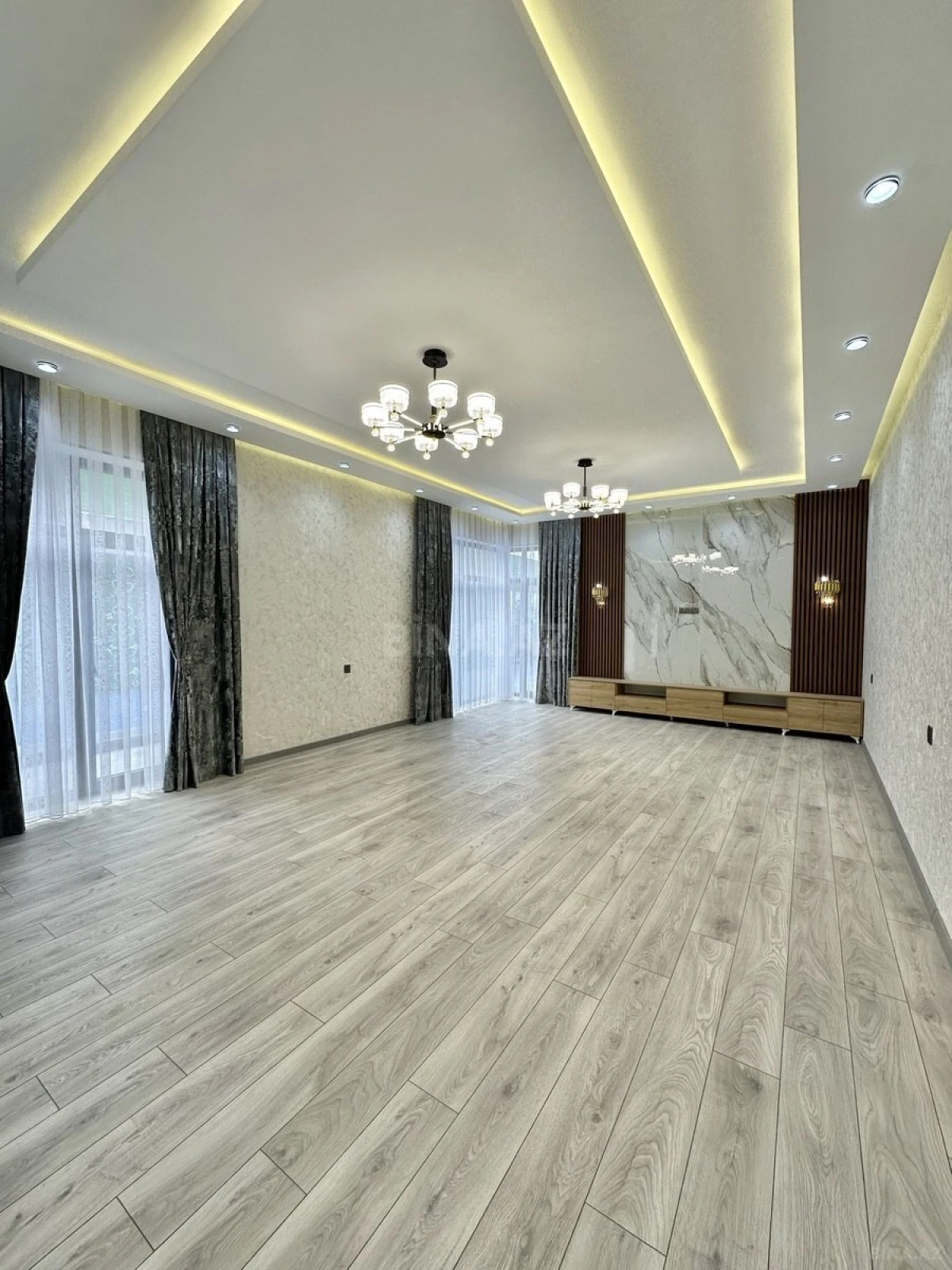 Satılır 4 otaqlı həyət evi 194 m²