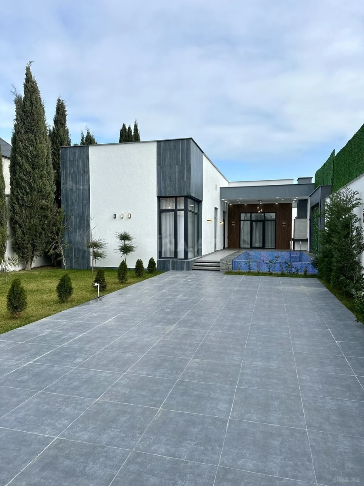 Satılır 4 otaqlı həyət evi 194 m²