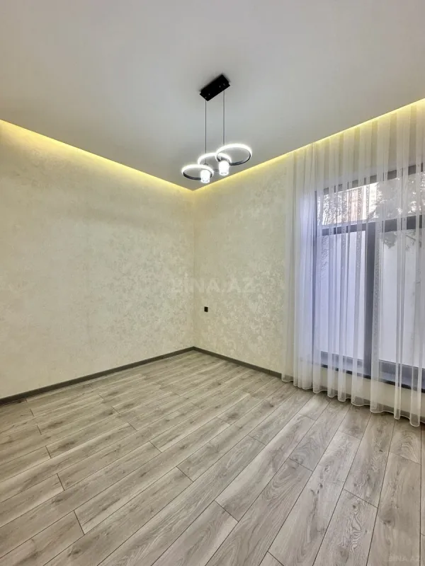 Satılır 4 otaqlı həyət evi 194 m²