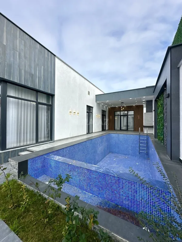 Satılır 4 otaqlı həyət evi 194 m²