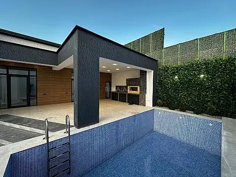 Satılır 4 otaqlı həyət evi 150 m²