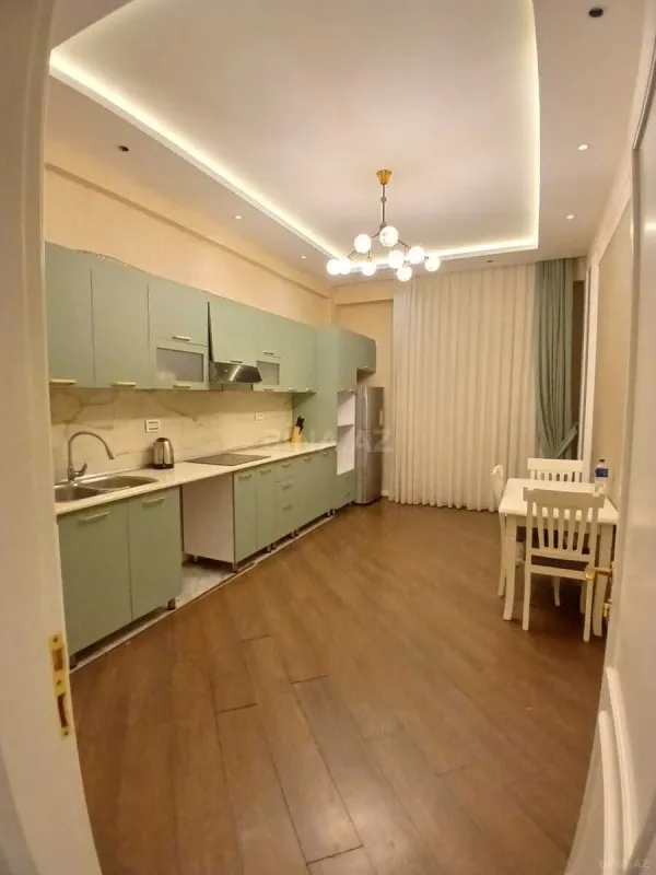 Kirayə verilir 2 otaqlı mənzil 90 m²