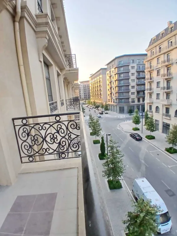 Kirayə verilir 2 otaqlı mənzil 90 m²