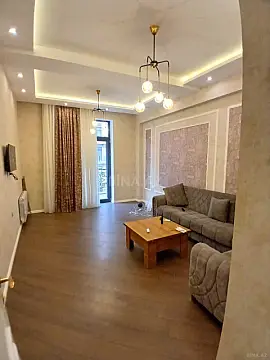 Kirayə verilir 2 otaqlı mənzil 90 m²