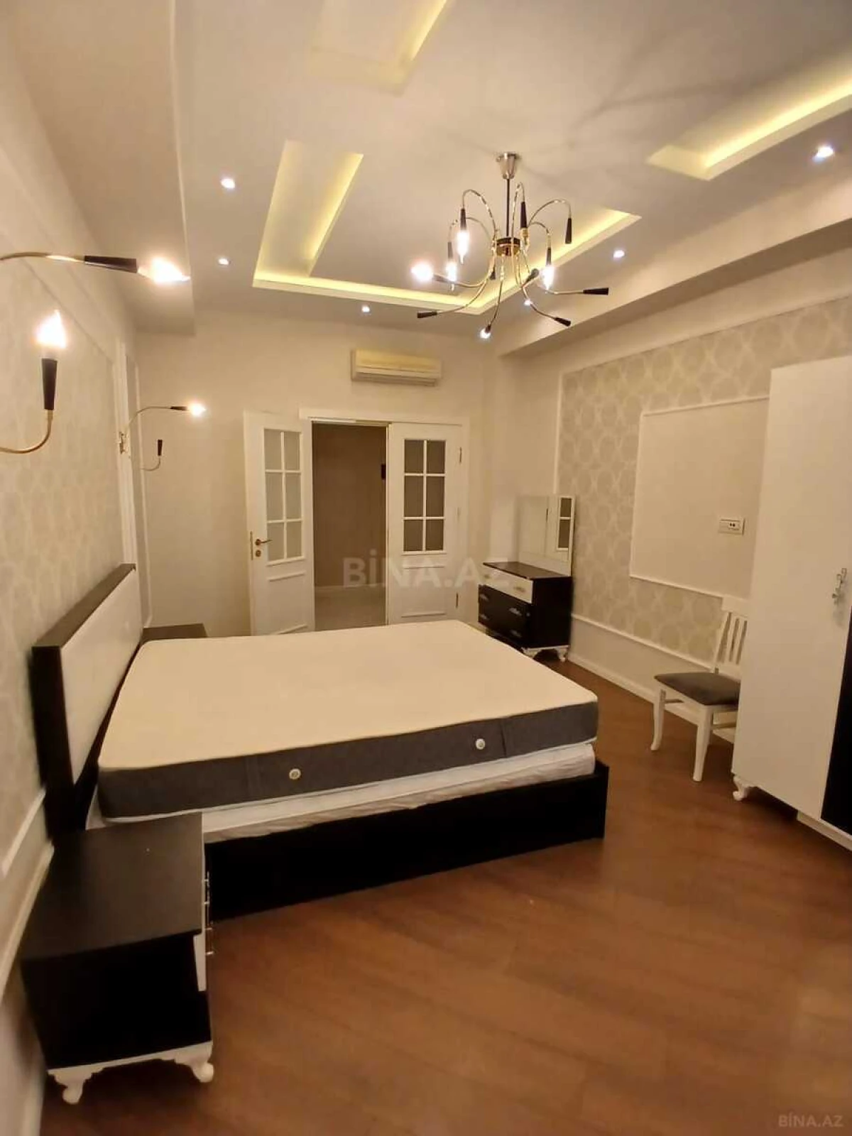 Kirayə verilir 2 otaqlı mənzil 90 m²