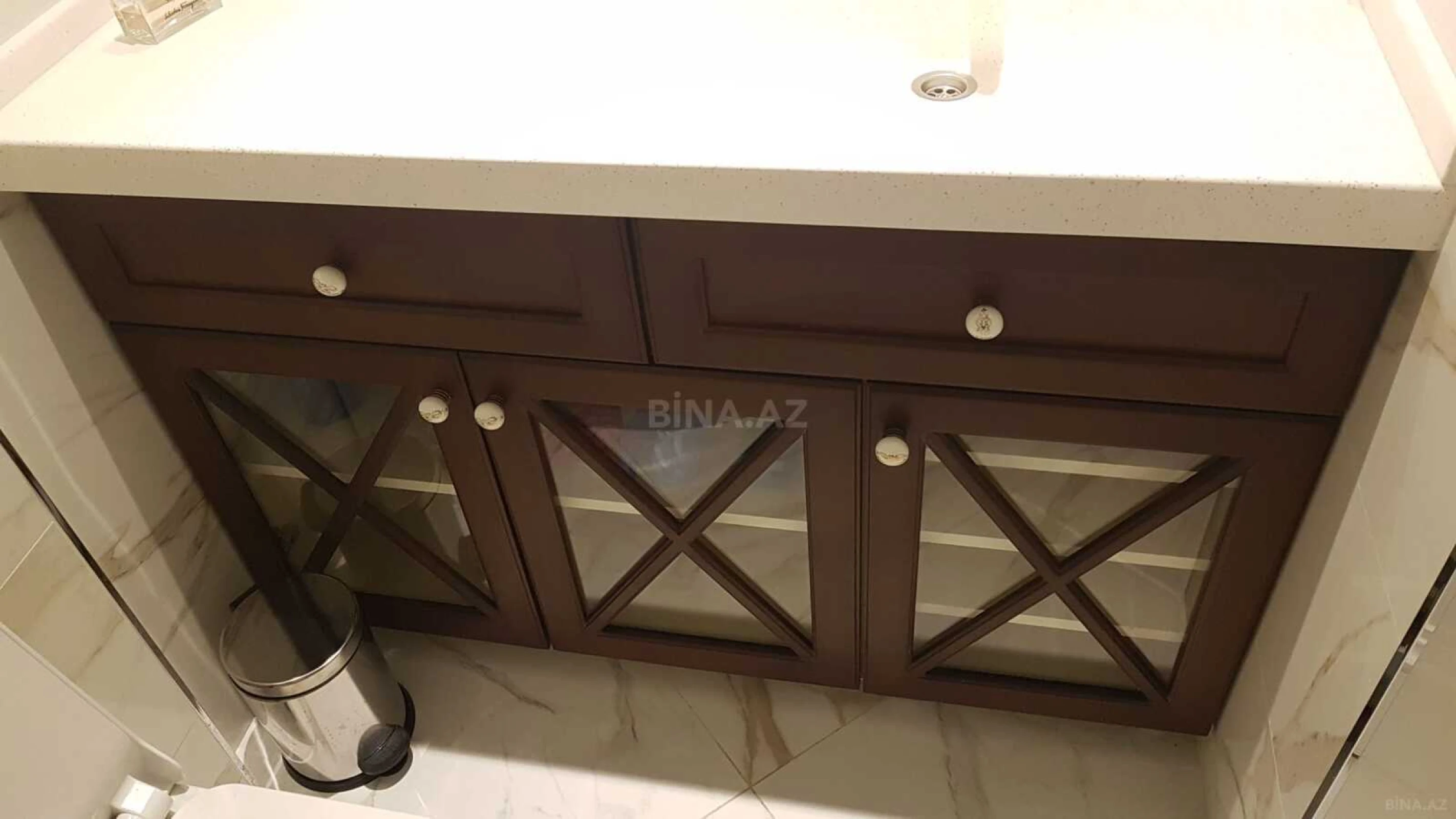 Kirayə verilir 3 otaqlı mənzil 111 m²