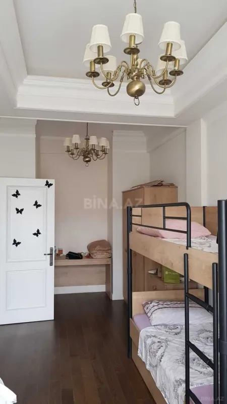 Kirayə verilir 3 otaqlı mənzil 111 m²