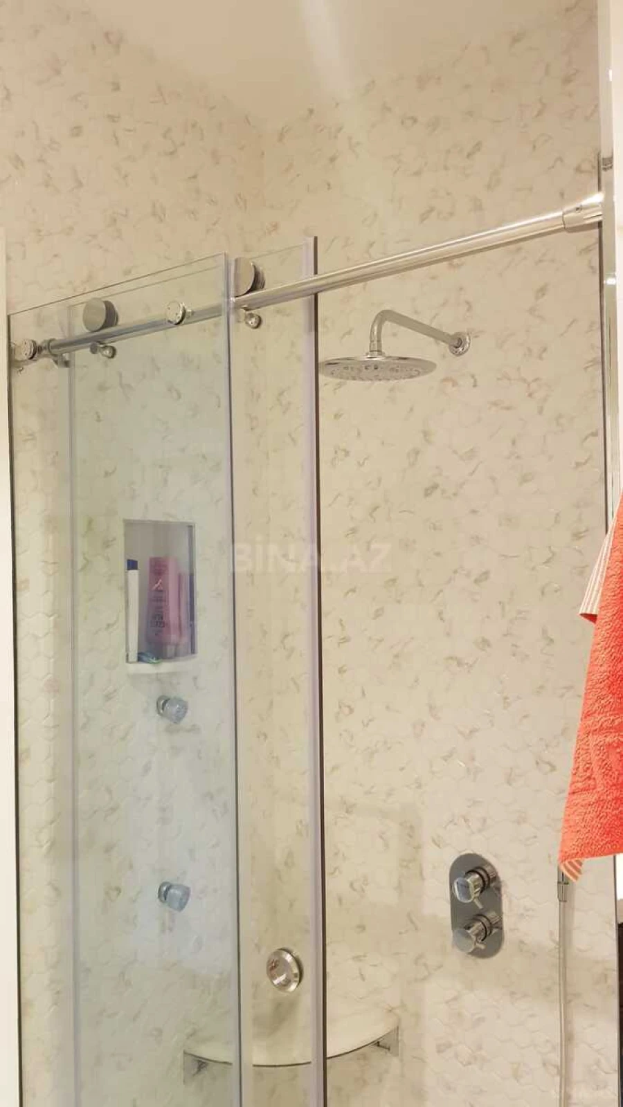 Kirayə verilir 3 otaqlı mənzil 111 m²