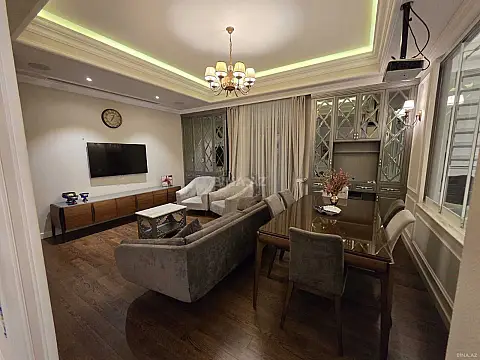 Kirayə verilir 3 otaqlı mənzil 111 m²
