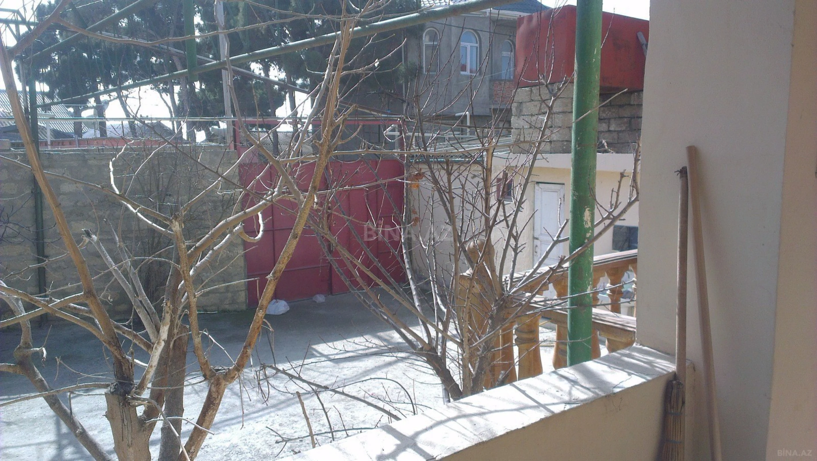 Satılır 5 otaqlı həyət evi 200 m²