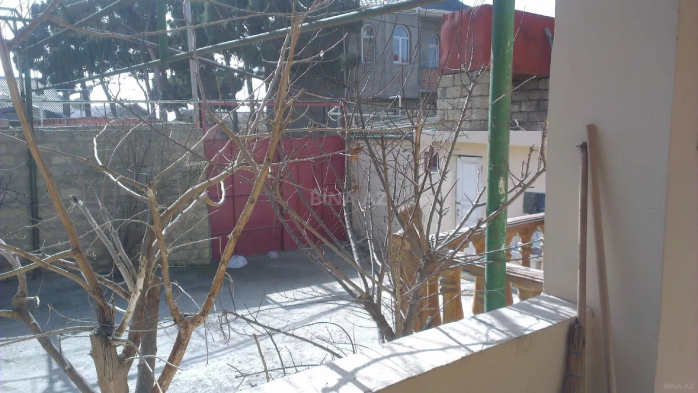 Satılır 5 otaqlı həyət evi 200 m²