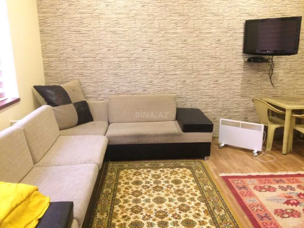 Satılır 7 otaqlı həyət evi 340 m²