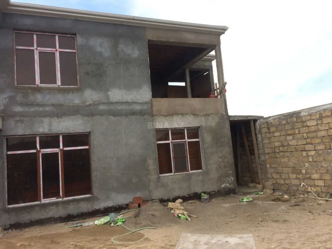Satılır 7 otaqlı həyət evi 340 m²