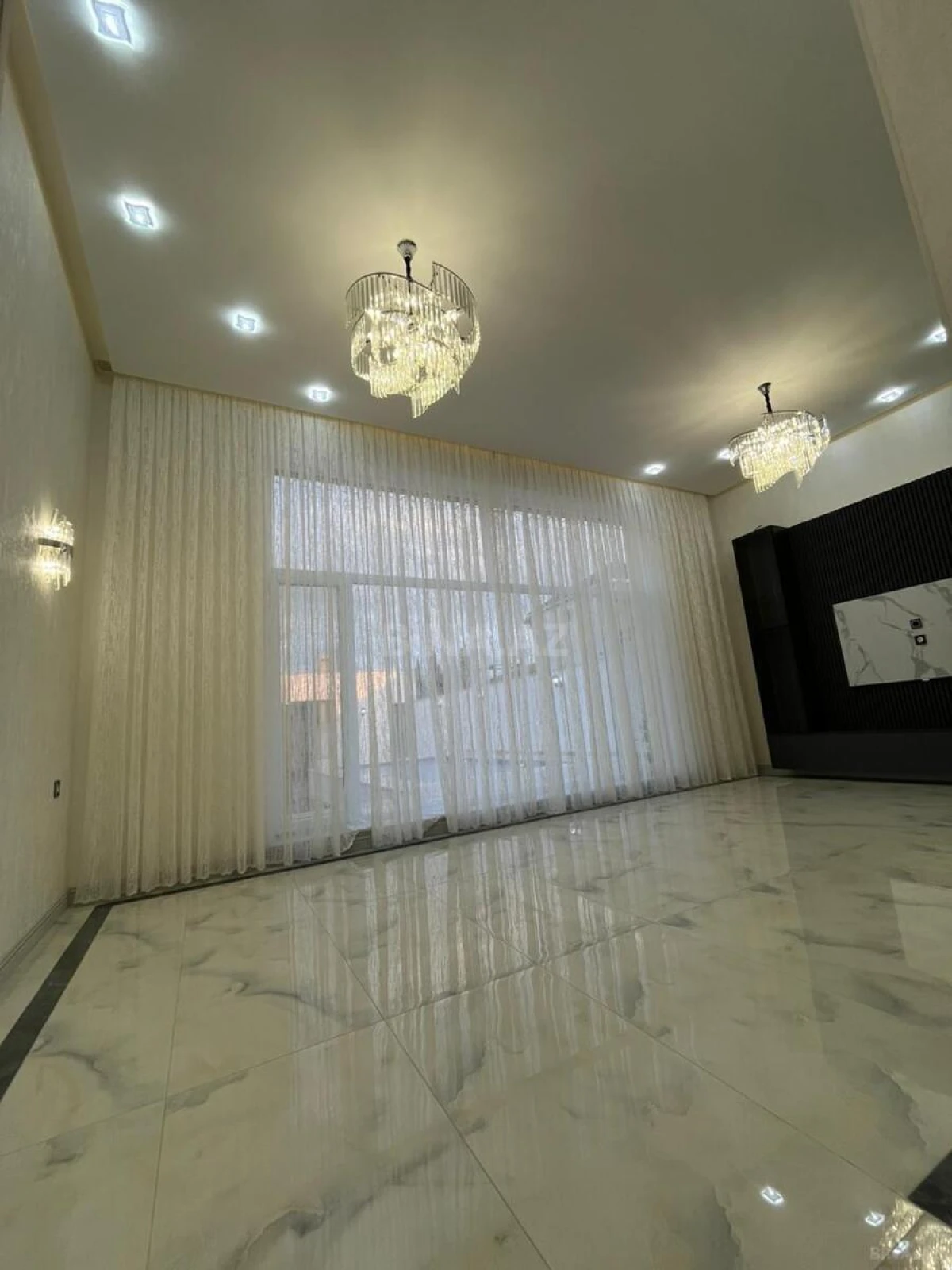 Satılır 4 otaqlı həyət evi 200 m²