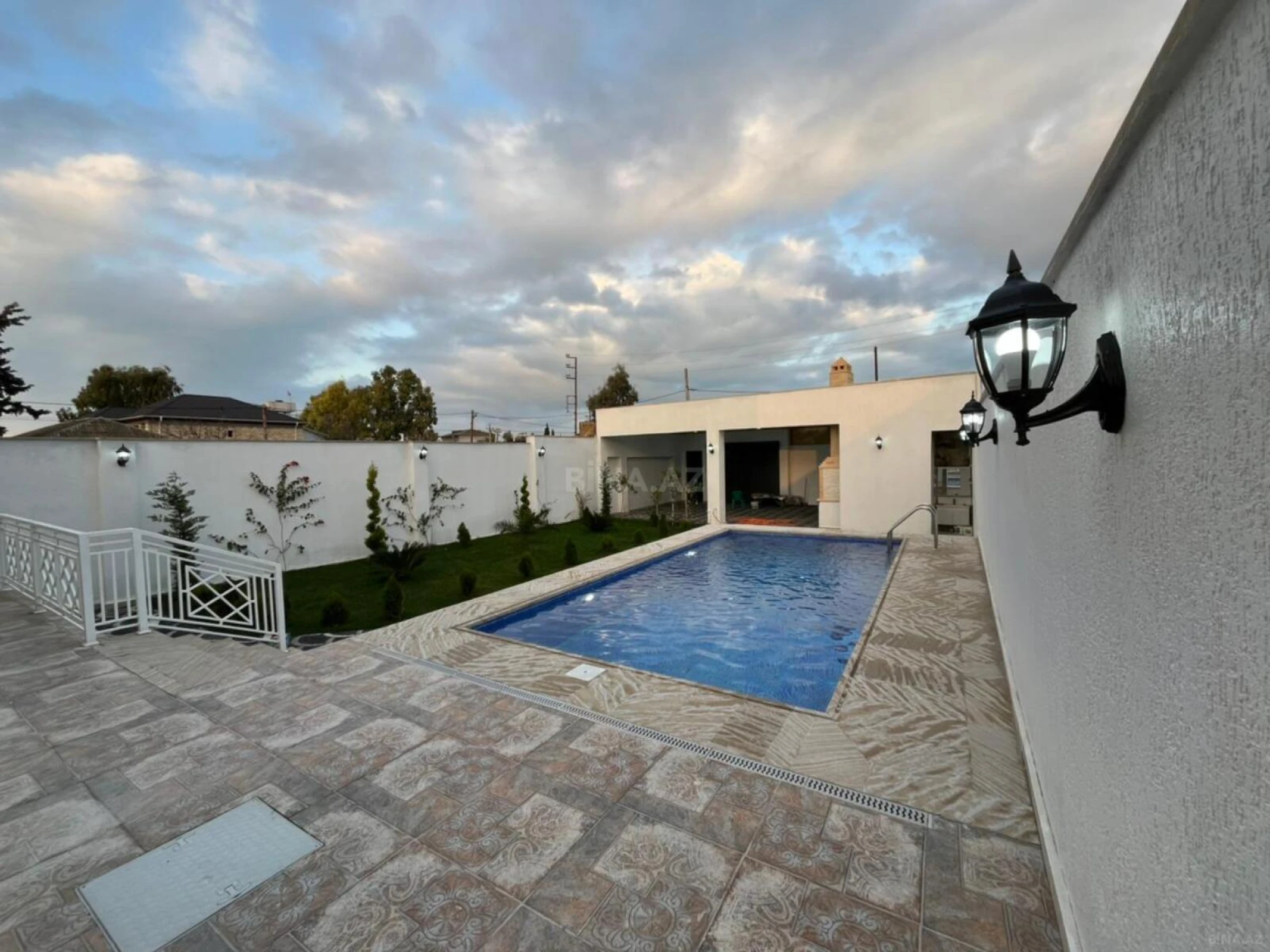 Satılır 4 otaqlı həyət evi 200 m²