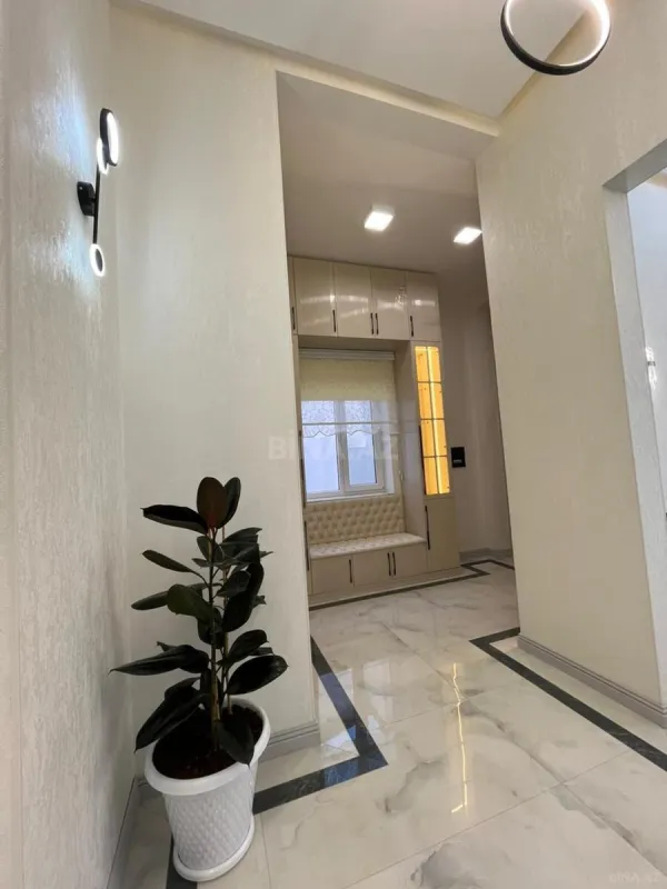 Satılır 4 otaqlı həyət evi 200 m²
