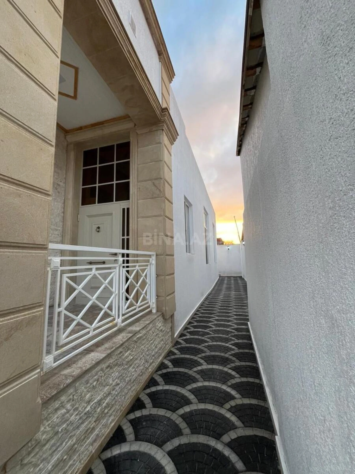 Satılır 4 otaqlı həyət evi 200 m²