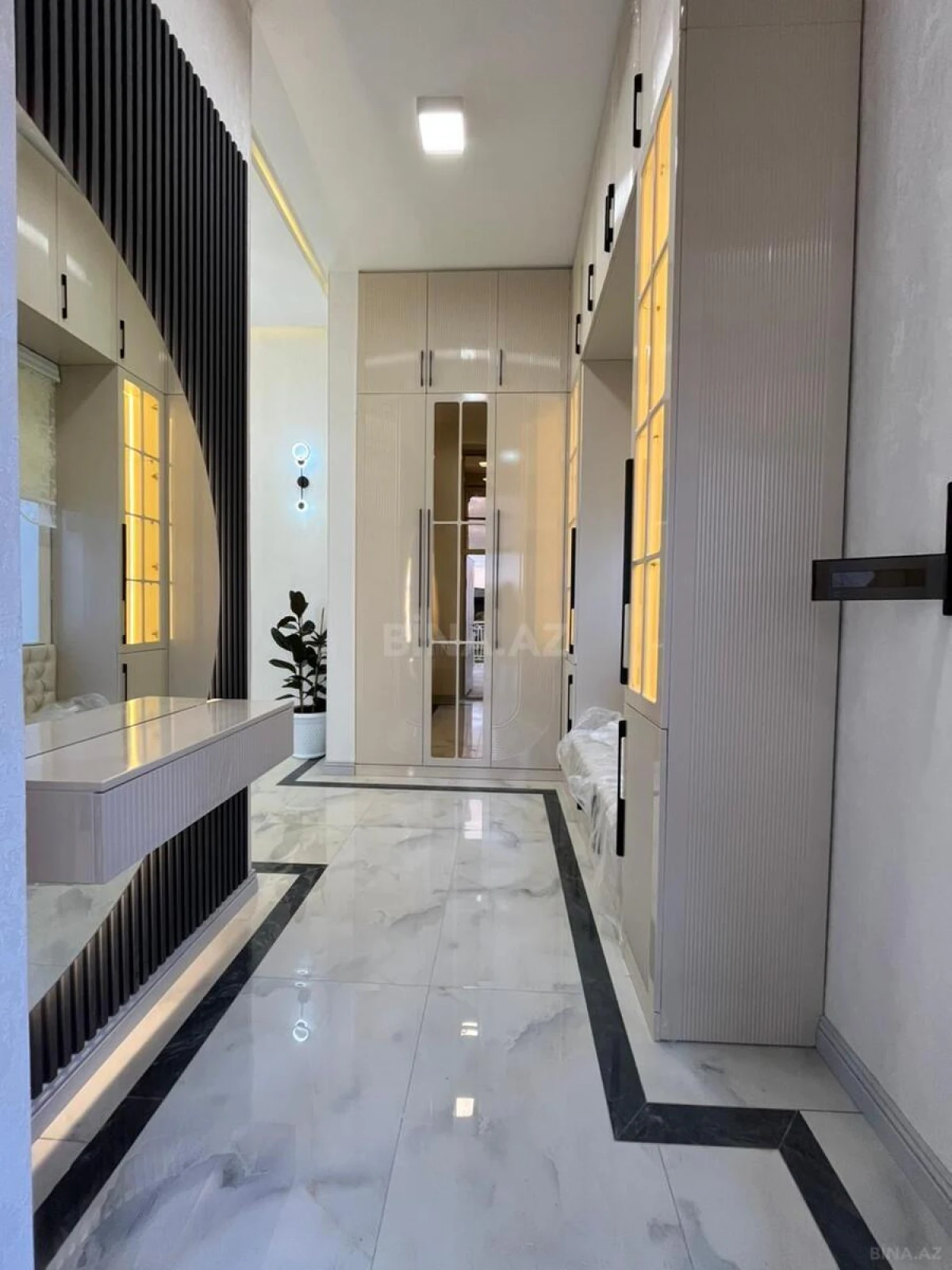 Satılır 4 otaqlı həyət evi 200 m²