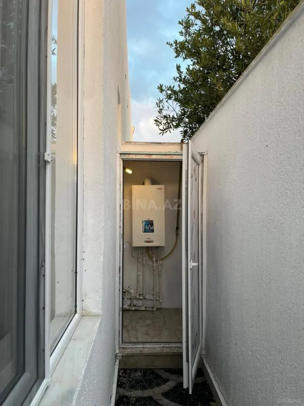 Satılır 4 otaqlı həyət evi 200 m²