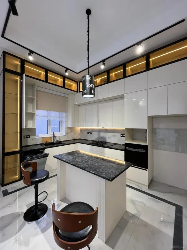 Satılır 4 otaqlı həyət evi 200 m²