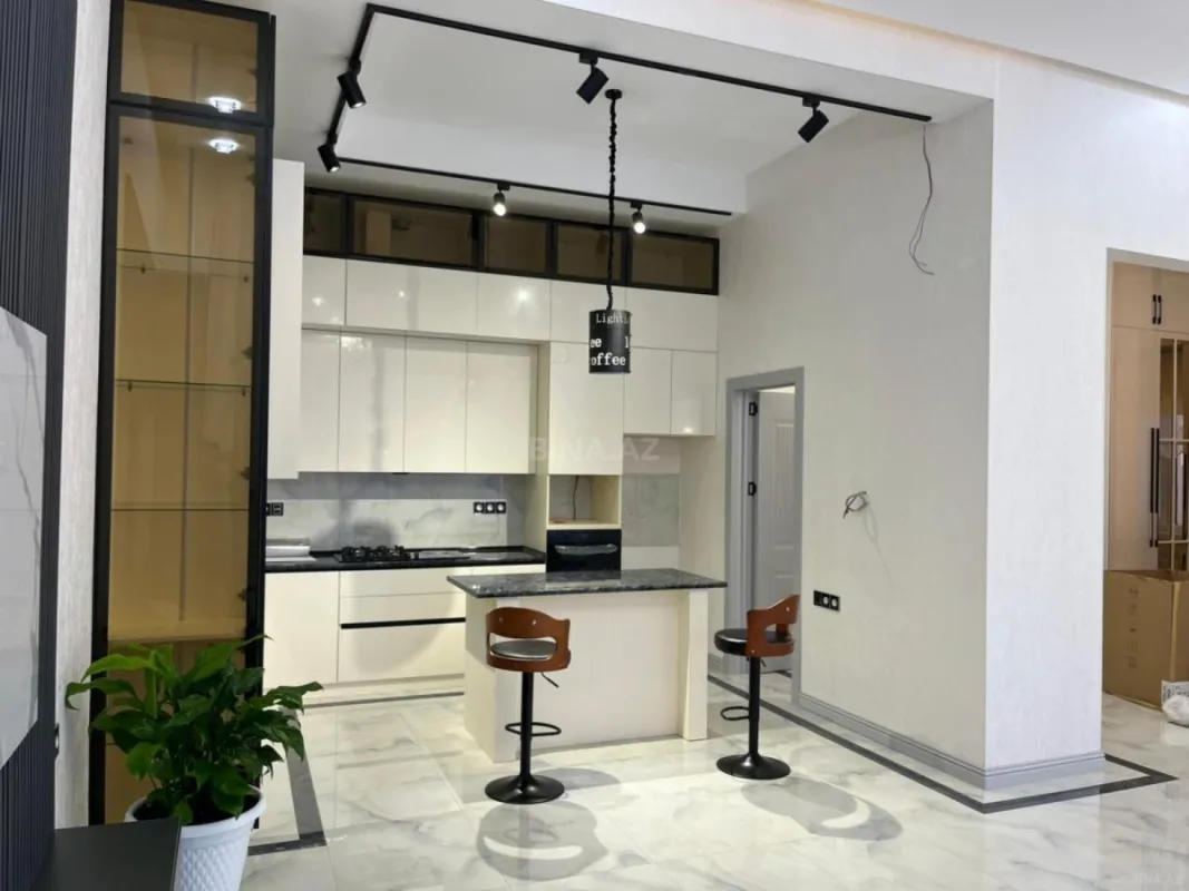 Satılır 4 otaqlı həyət evi 200 m²