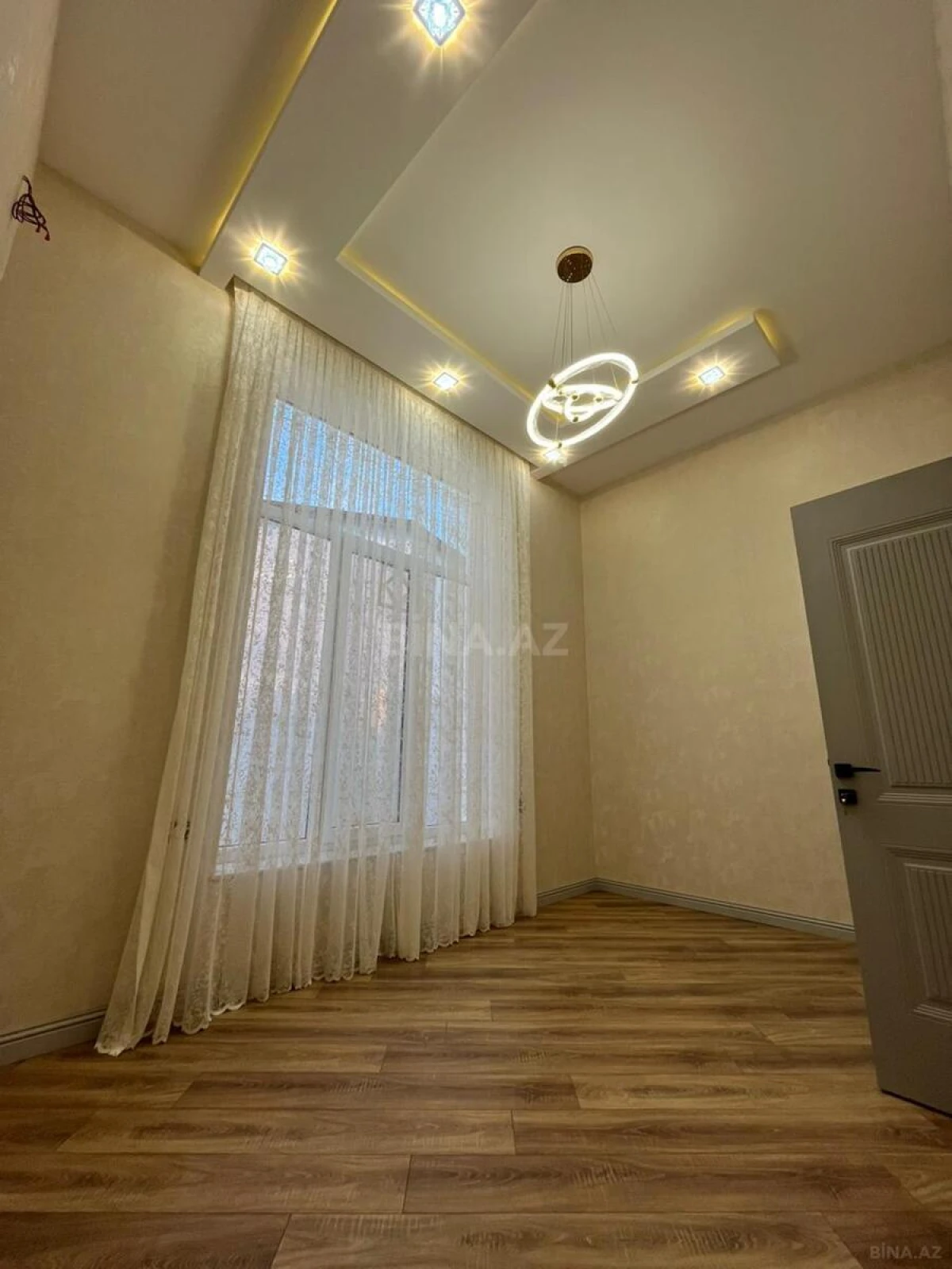 Satılır 4 otaqlı həyət evi 200 m²
