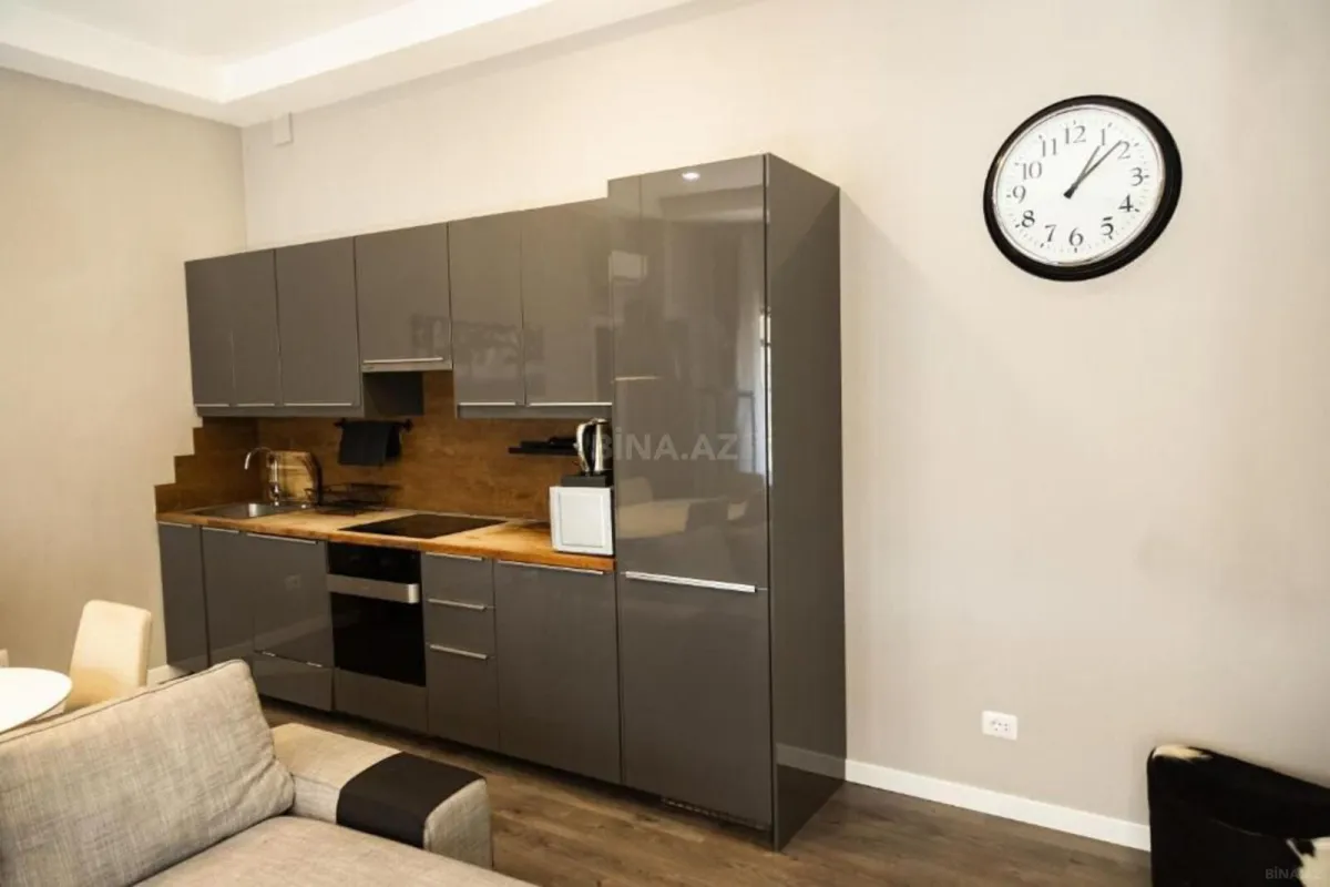 Kirayə verilir 2 otaqlı mənzil 90 m²