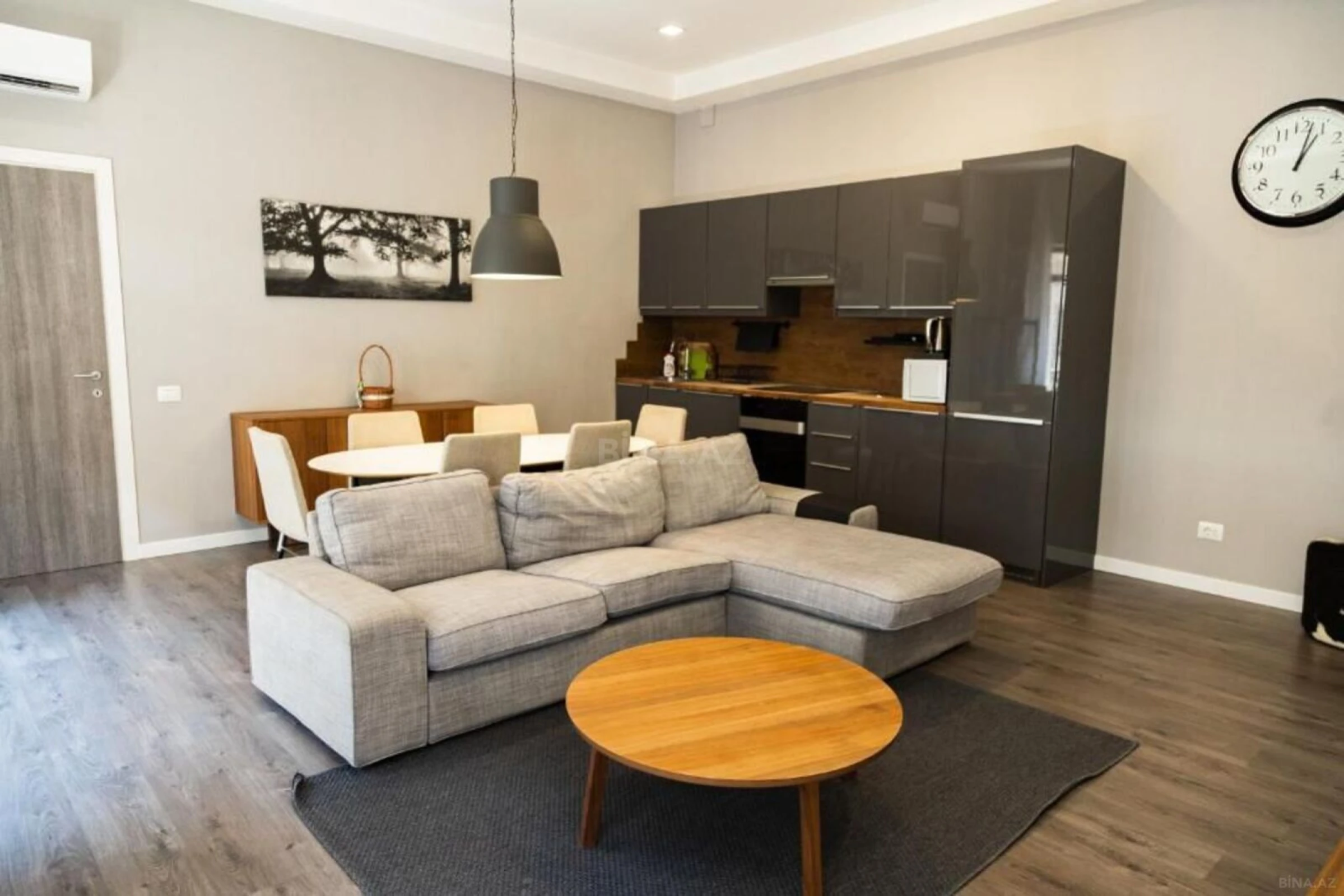 Kirayə verilir 2 otaqlı mənzil 90 m²