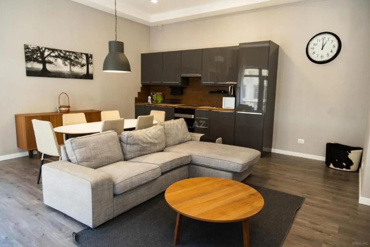 Kirayə verilir 2 otaqlı mənzil 90 m²