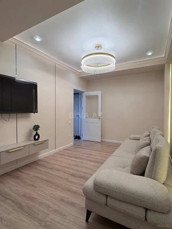 Kirayə verilir 2 otaqlı mənzil 62 m²