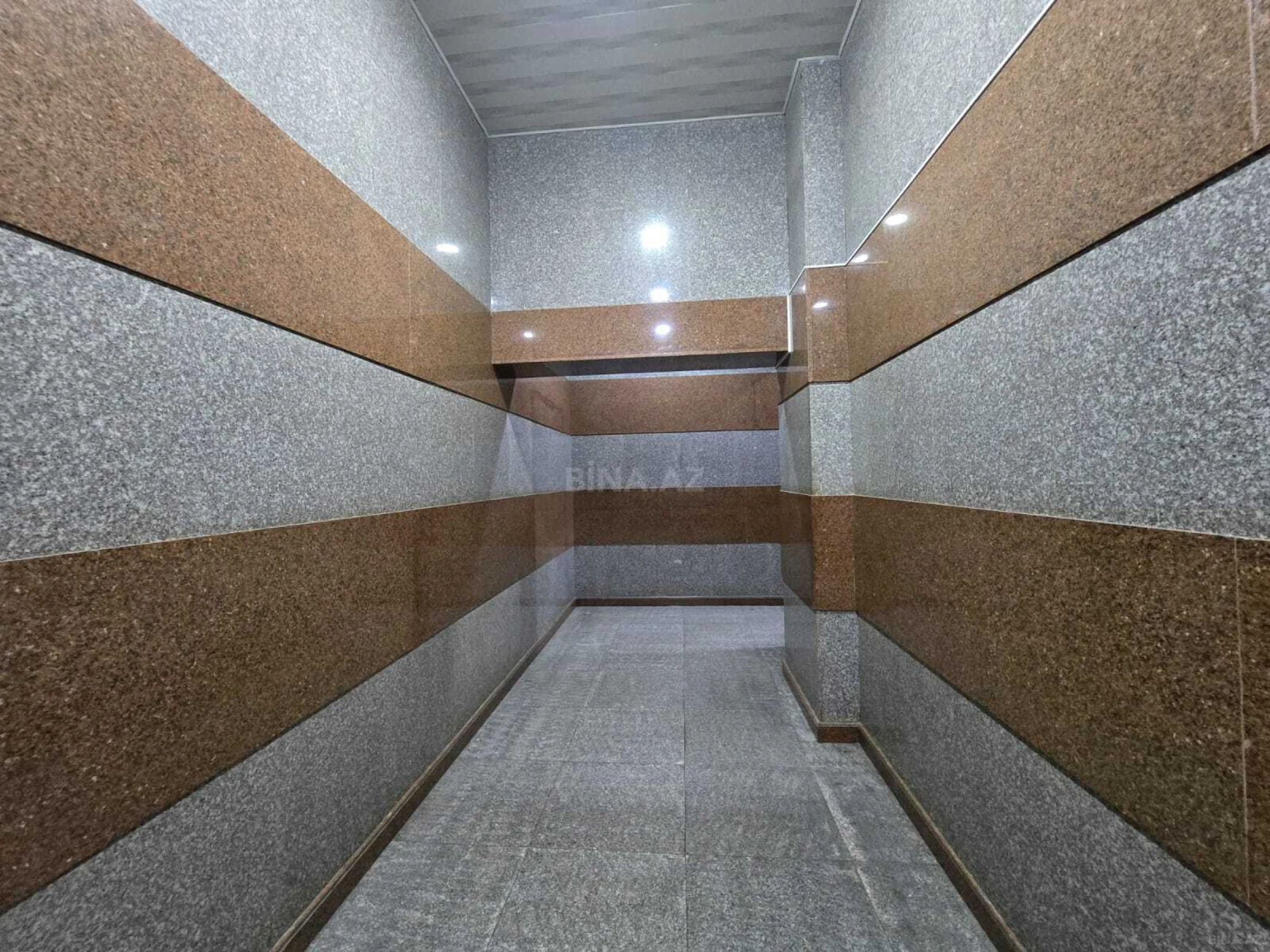 Satılır 3 otaqlı mənzil 162 m²