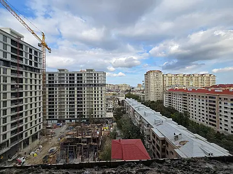 Satılır 3 otaqlı mənzil 162 m²