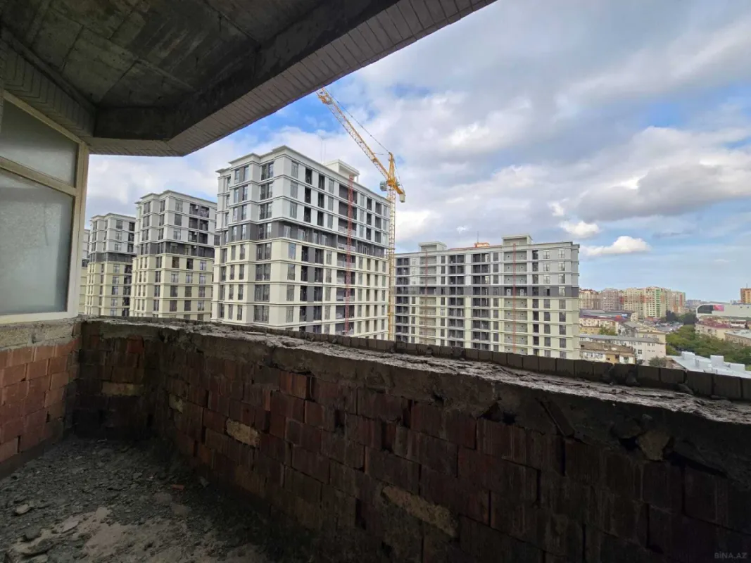 Satılır 3 otaqlı mənzil 162 m²
