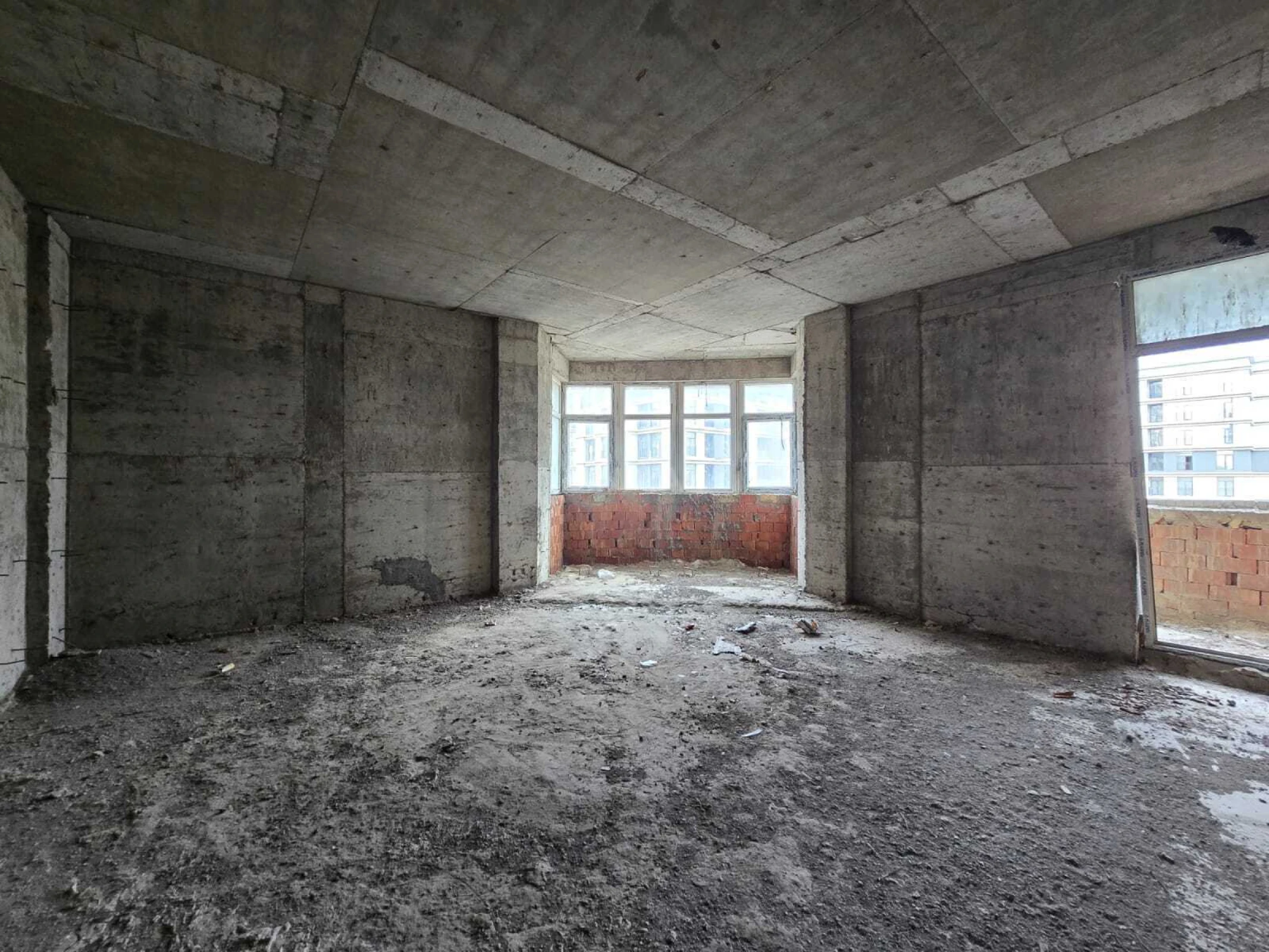 Satılır 3 otaqlı mənzil 162 m²