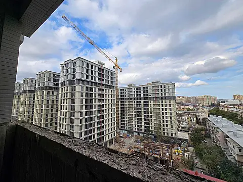 Satılır 3 otaqlı mənzil 162 m²