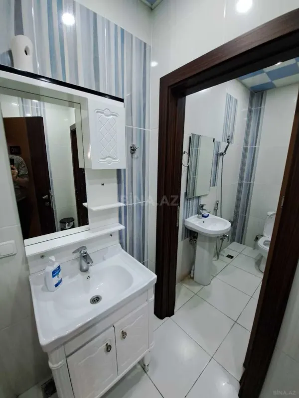 Satılır 4 otaqlı ofis 235 m²