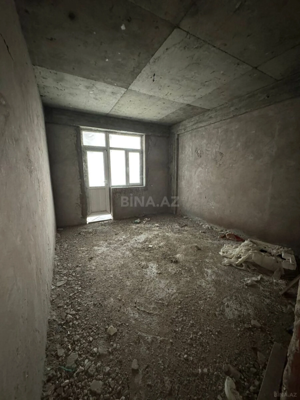 Satılır 3 otaqlı mənzil 122 m²