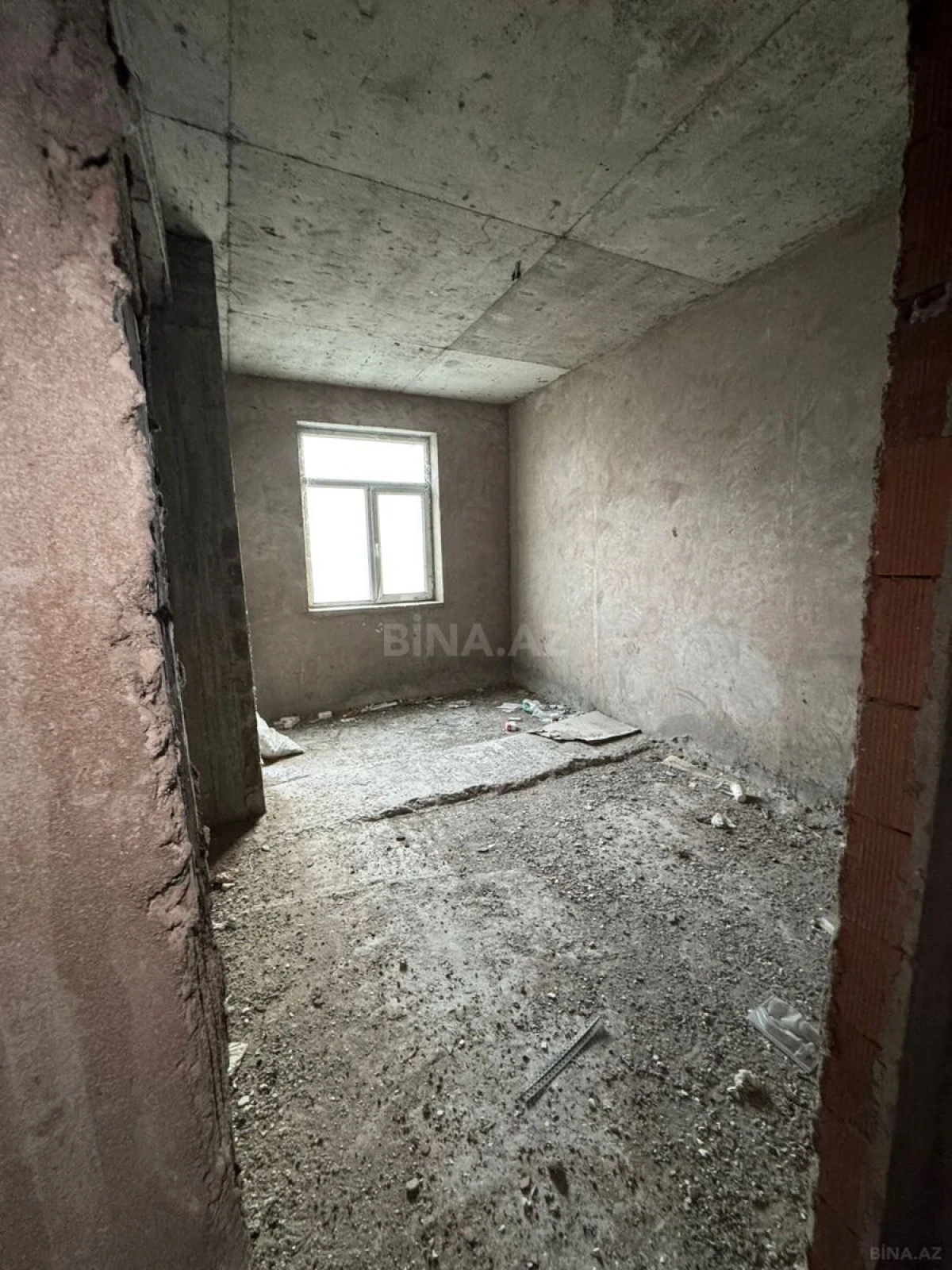 Satılır 3 otaqlı mənzil 122 m²